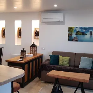 Maison Au Calme En Campagne Climatisee Apartment Caderousse
